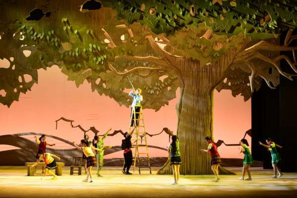 百年文艺创作的浙江现象 红色根脉绽芳华，文化经纪人服务谱新篇